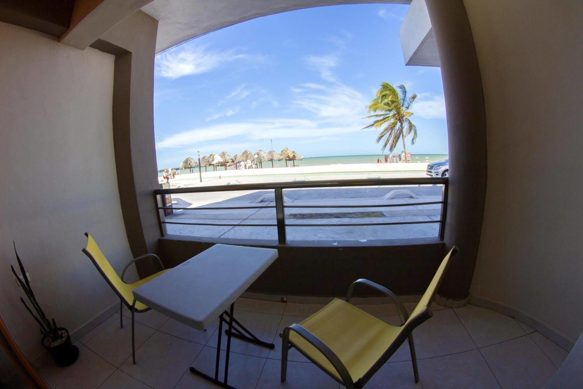 Hotel & Suites Domani Progreso  Exteriör bild