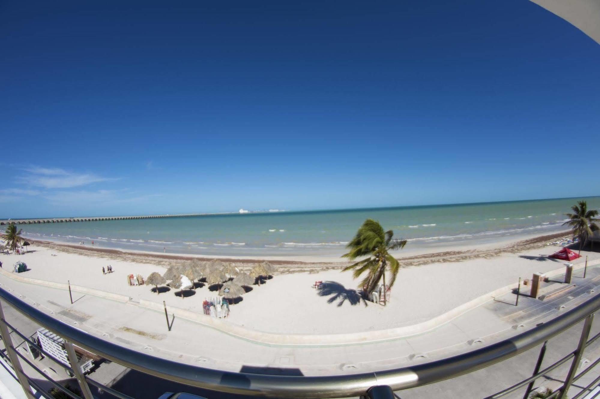 Hotel & Suites Domani Progreso  Exteriör bild